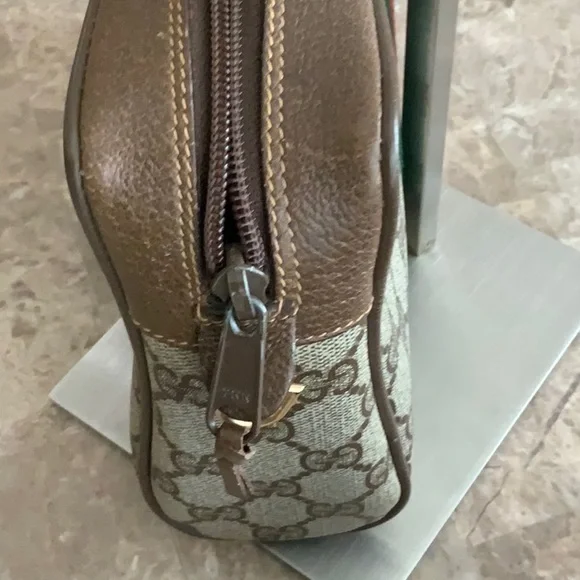 Gucci Cream and Brown Messenger Bag with GG Monogram - Picture 14 of 16